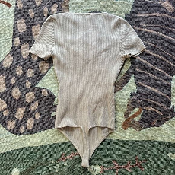 Abercrombie Sweetheart Corset Short Sleeve Knit Bodysuit in Sage Green Medium - Picture 3 of 4